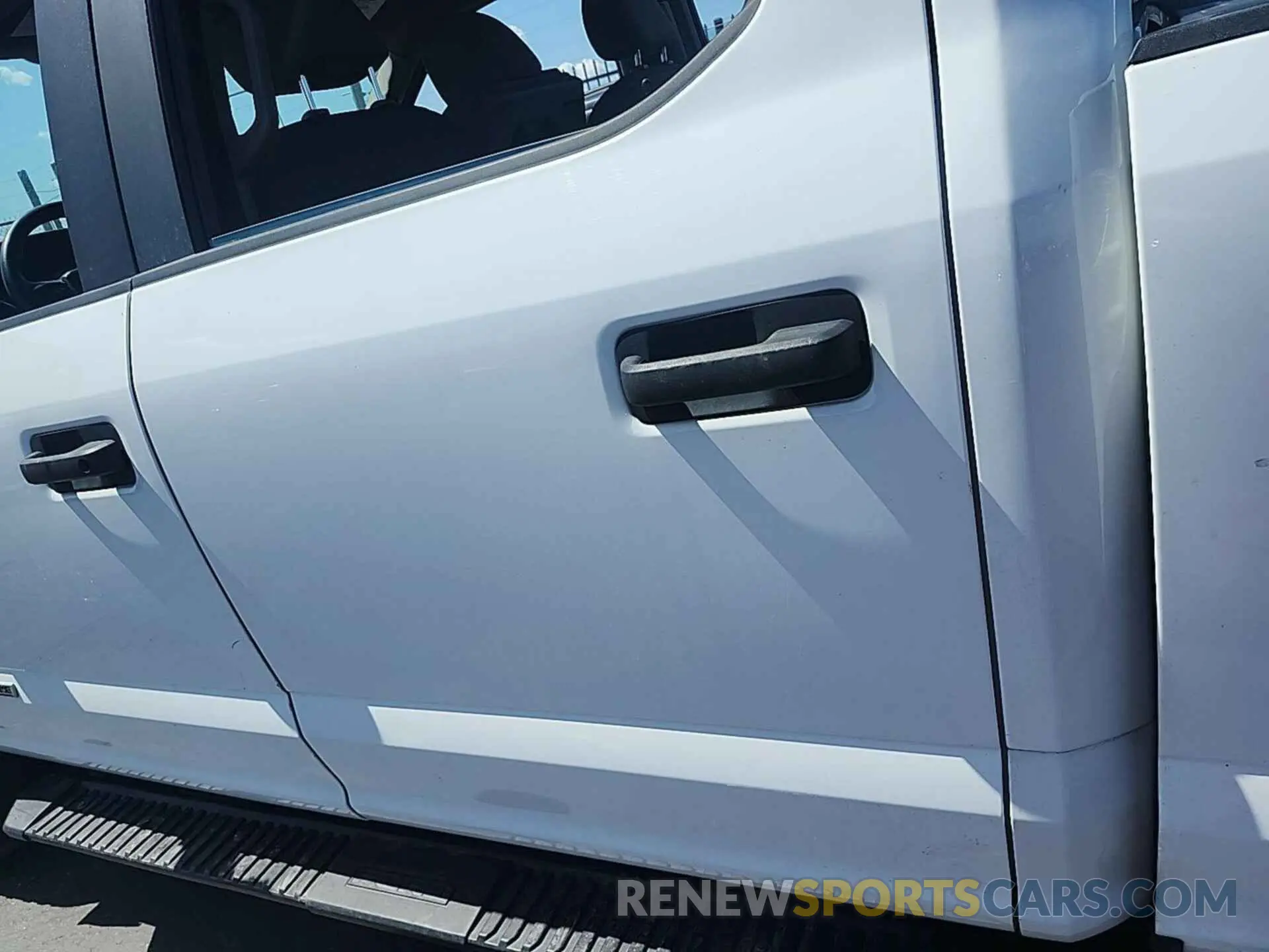 37 Photograph of a damaged car 1FT8W3BTXMED57480 FORD F350 2021