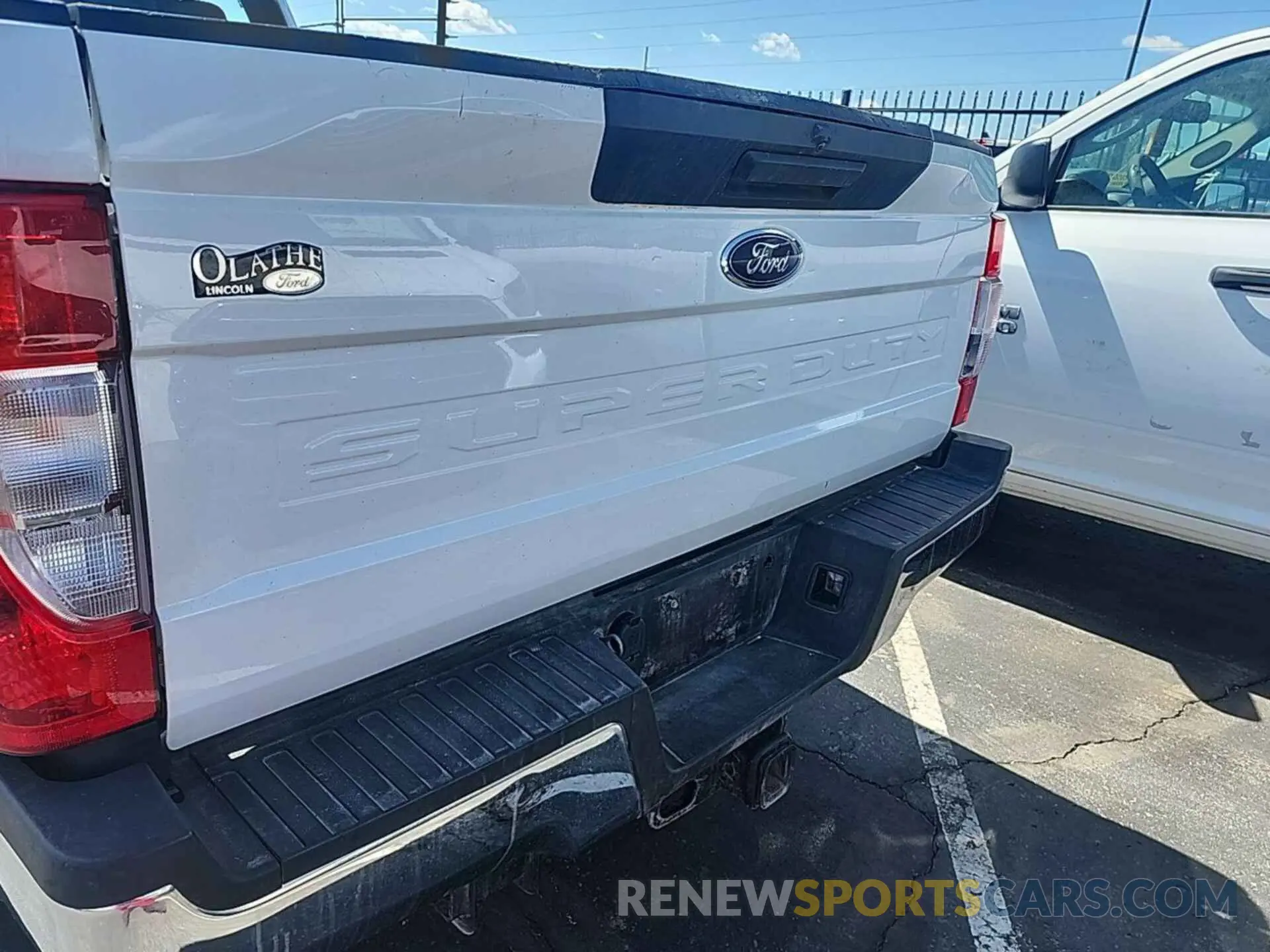 4 Photograph of a damaged car 1FT8W3BTXMED57480 FORD F350 2021