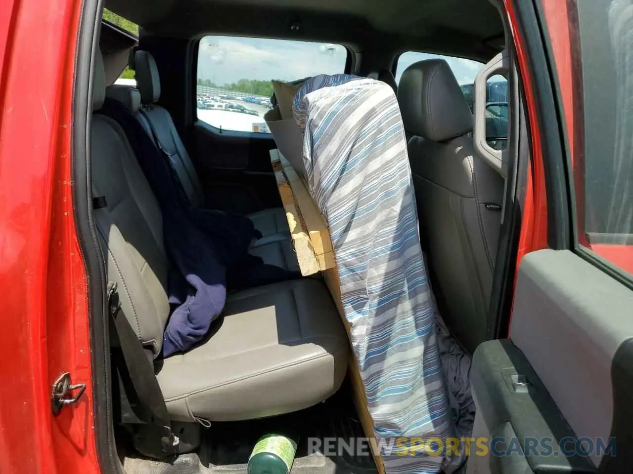 10 Photograph of a damaged car 1FT8W3DT3MED18310 FORD F350 2021