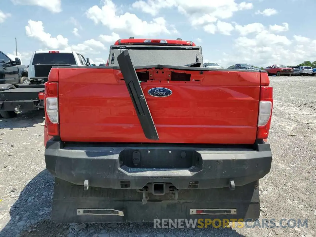 6 Photograph of a damaged car 1FT8W3DT3MED18310 FORD F350 2021