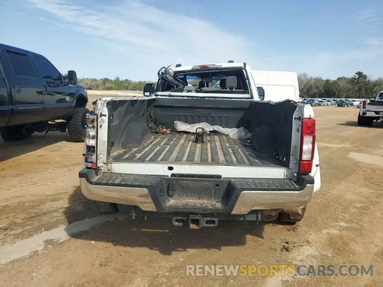 6 Photograph of a damaged car 1FT8W3DT4MED43846 FORD F350 2021