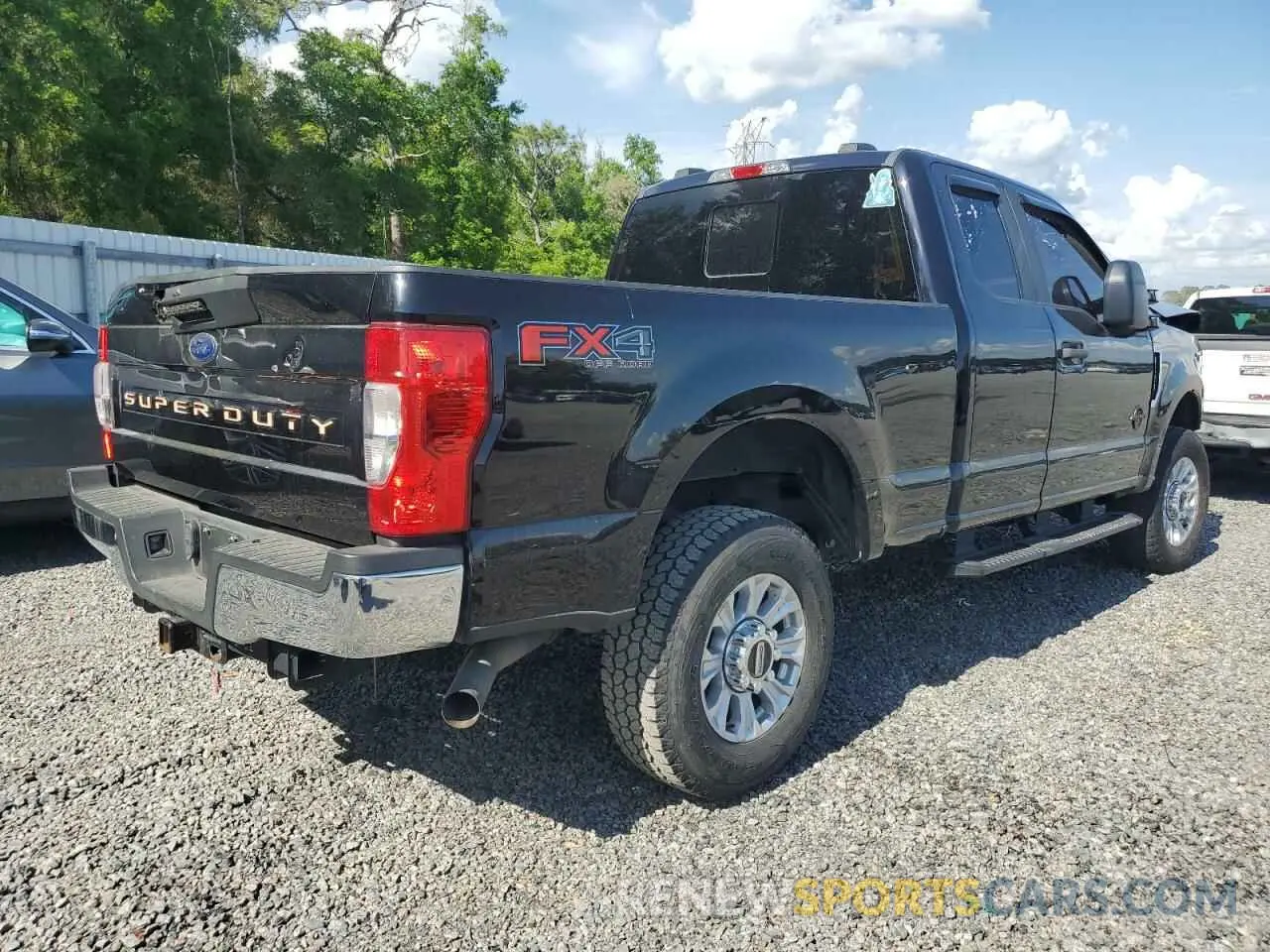 3 Photograph of a damaged car 1FT8X3B69MEE12654 FORD F350 2021