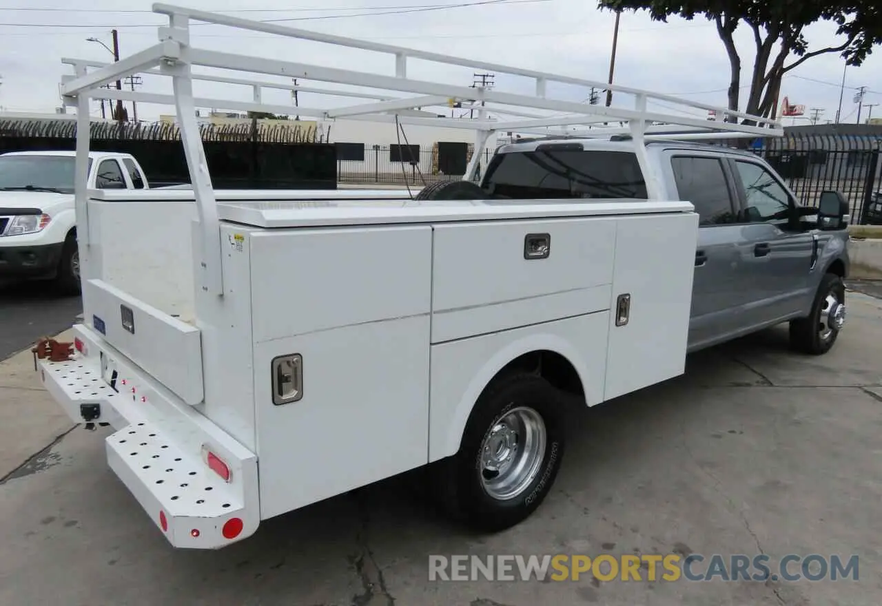 3 Photograph of a damaged car 1FD8W3GN5NEF58887 FORD F350 2022