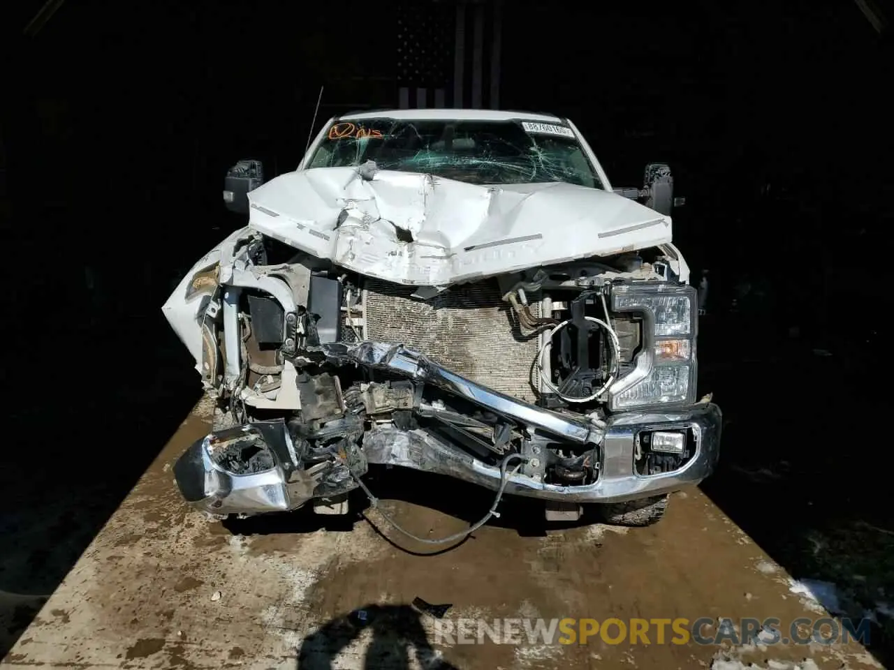 5 Photograph of a damaged car 1FT8W3B63NEC38908 FORD F350 2022