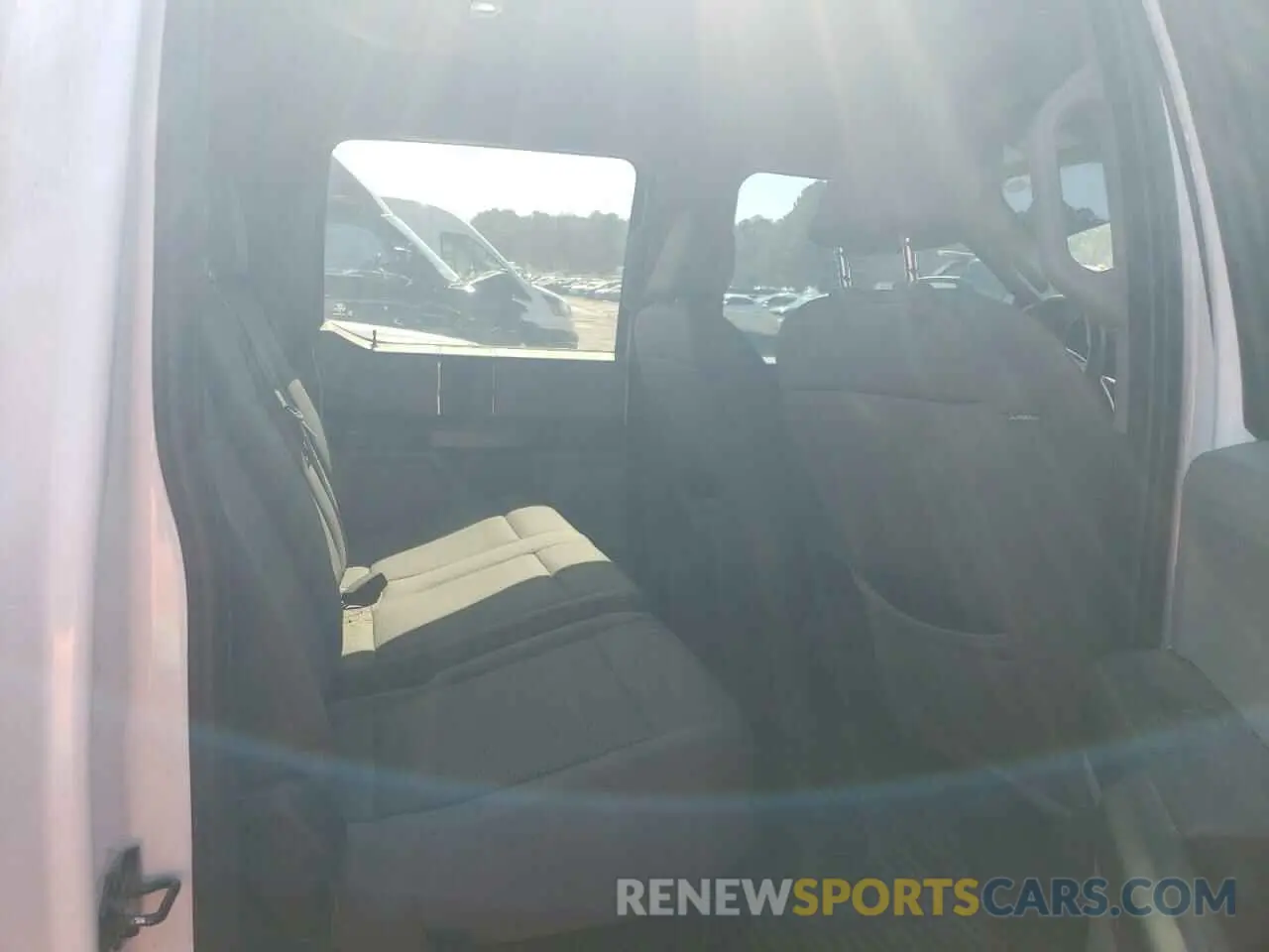 10 Photograph of a damaged car 1FT8W3BN3NED03358 FORD F350 2022