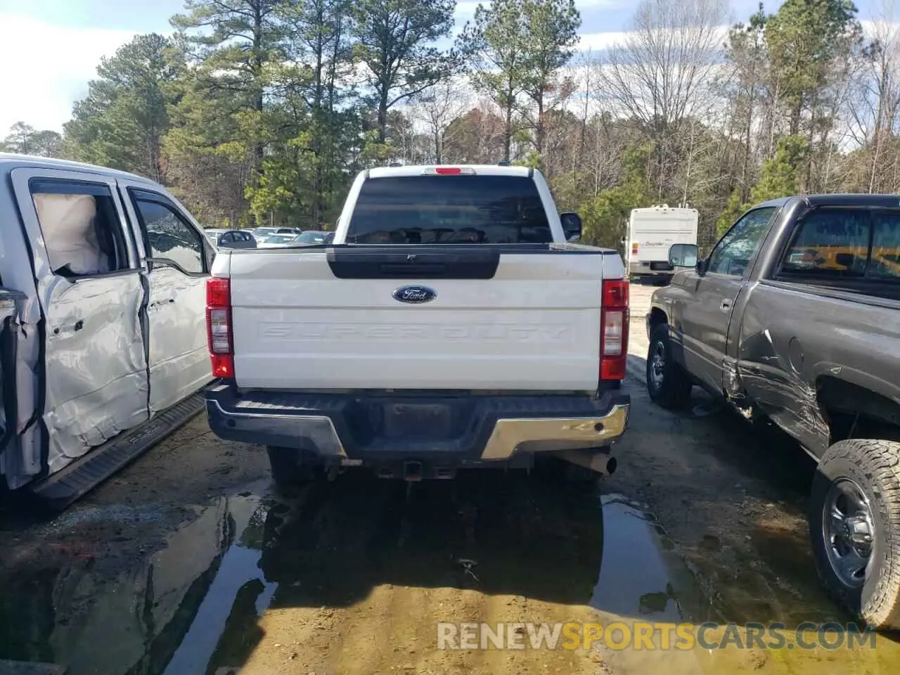 6 Photograph of a damaged car 1FT8W3BN3NED03358 FORD F350 2022