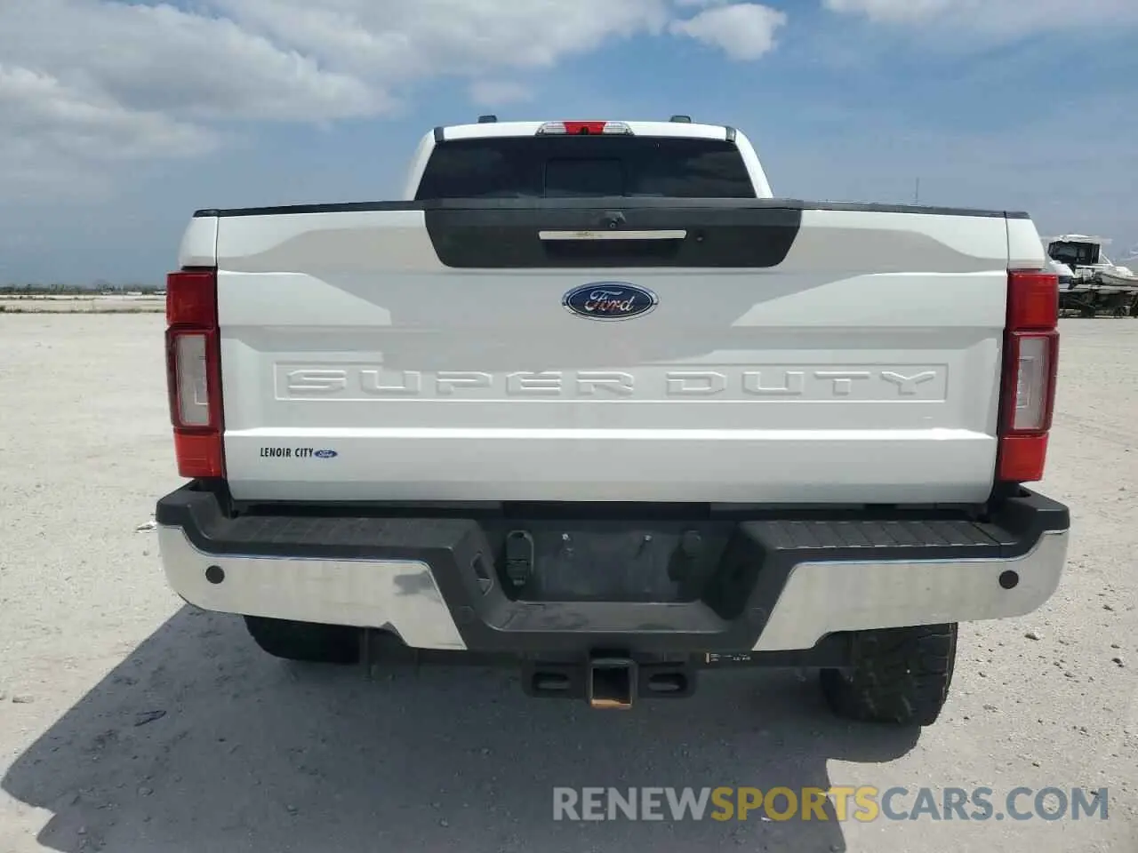 6 Photograph of a damaged car 1FT8W3BT1NEC82797 FORD F350 2022