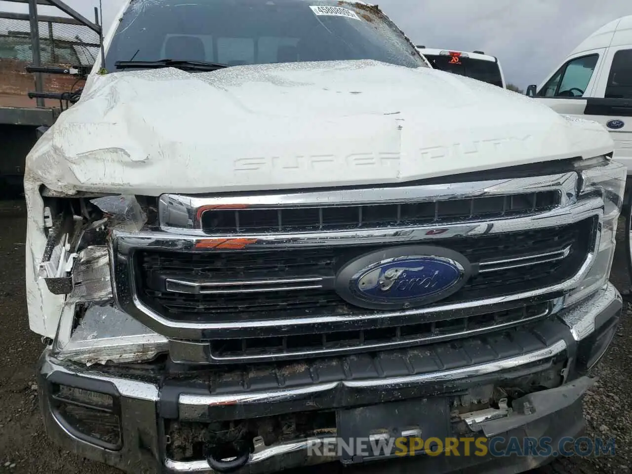 5 Photograph of a damaged car 1FT8W3BT4NED76141 FORD F350 2022