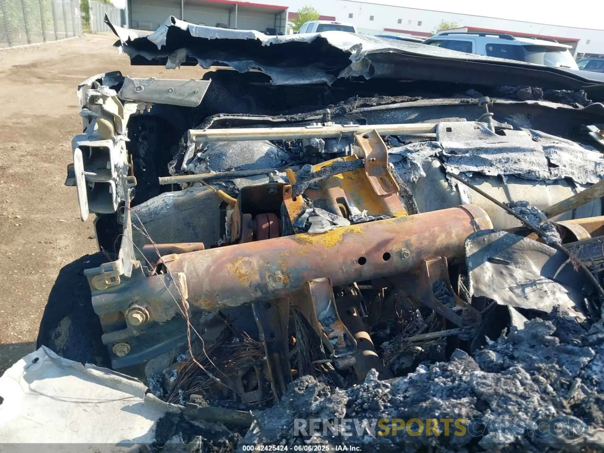 6 Photograph of a damaged car 1FT8W3BTXNED40762 FORD F350 2022