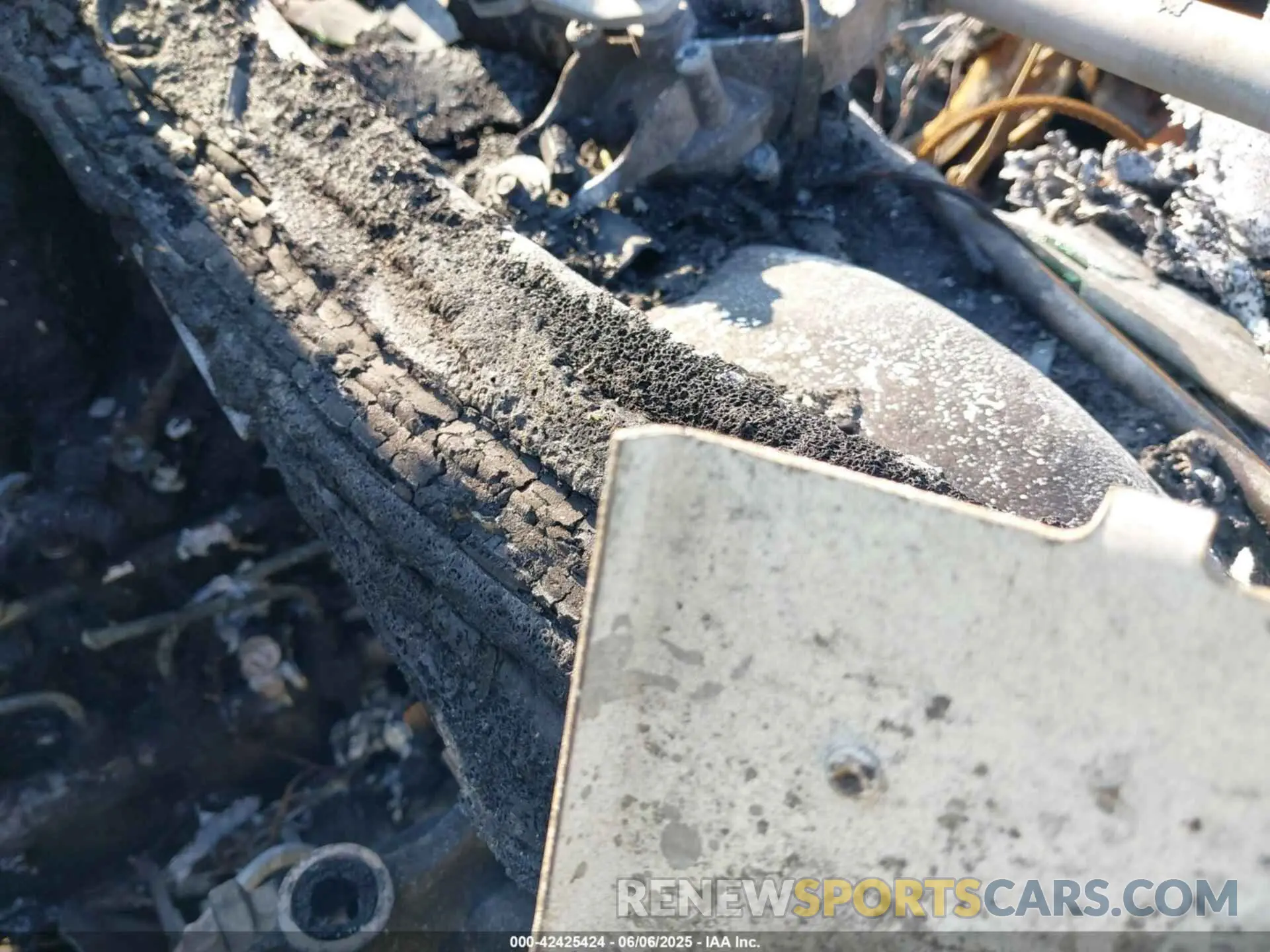 9 Photograph of a damaged car 1FT8W3BTXNED40762 FORD F350 2022