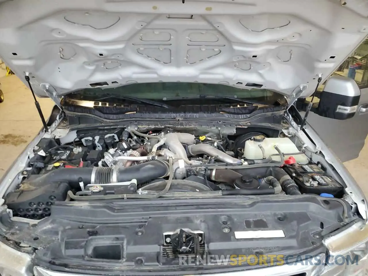11 Photograph of a damaged car 1FT8W3BTXNEE87518 FORD F350 2022