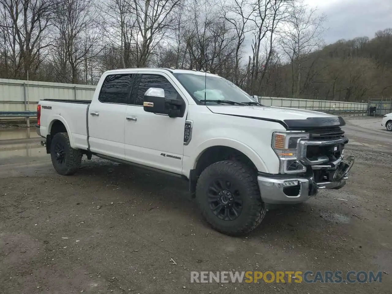 4 Photograph of a damaged car 1FT8W3BTXNEF77994 FORD F350 2022
