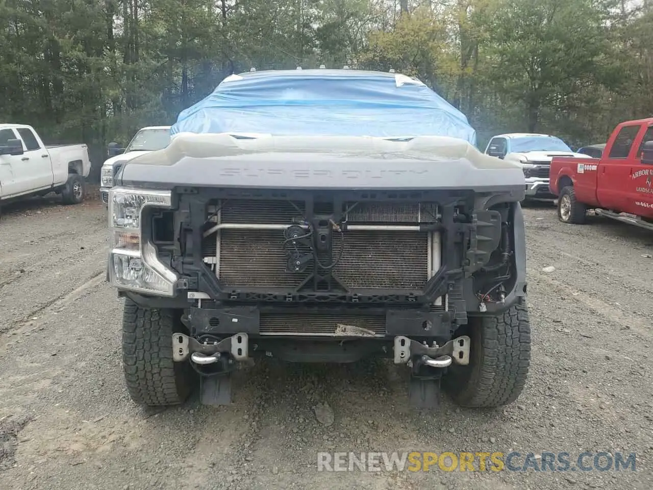 5 Photograph of a damaged car 1FT8W3BTXNEG22903 FORD F350 2022