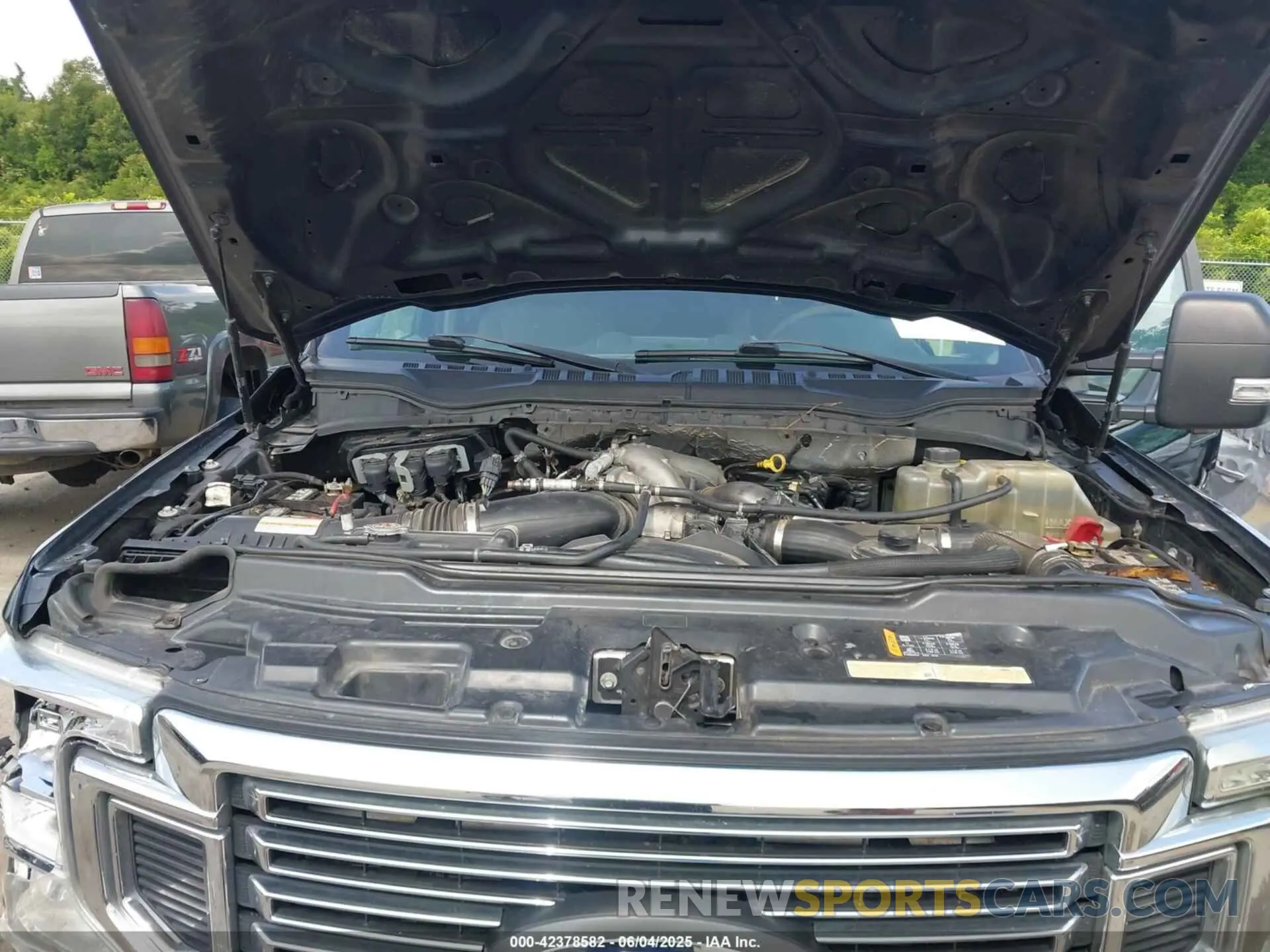 9 Photograph of a damaged car 1FT8W3CT1NEE15976 FORD F350 2022