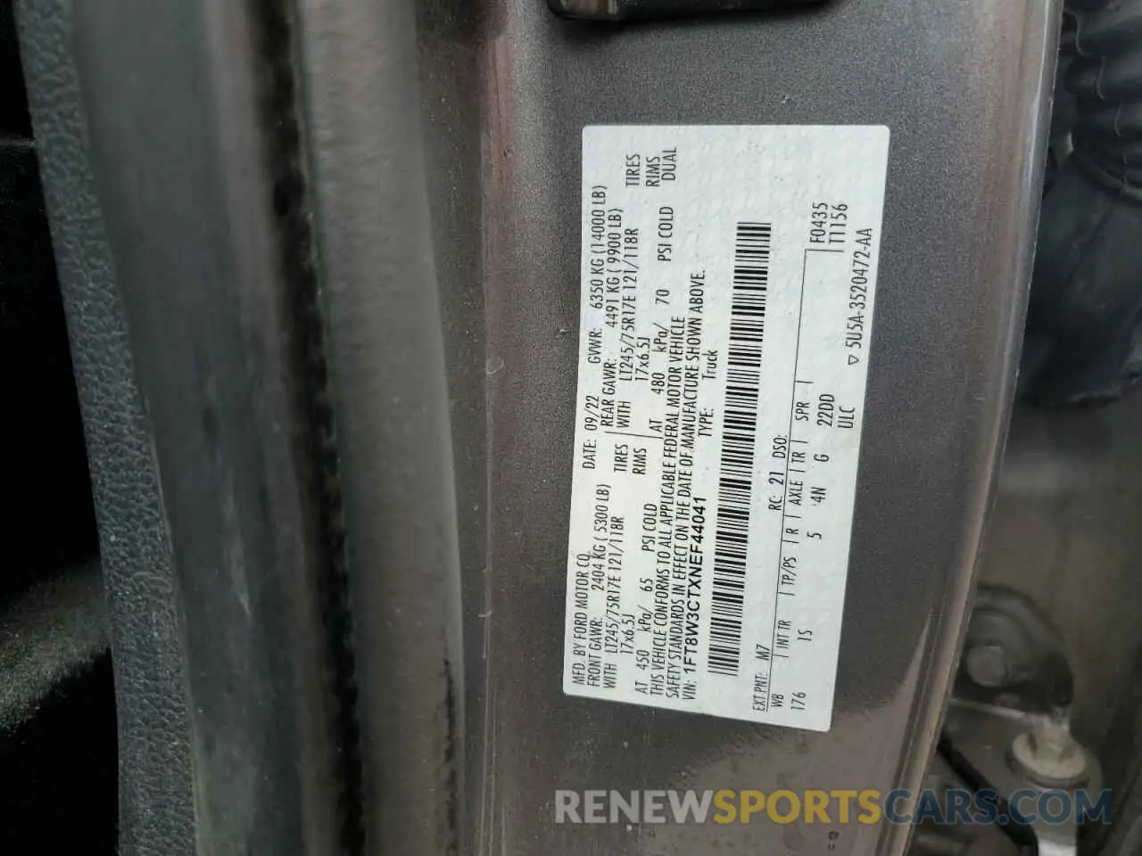 12 Photograph of a damaged car 1FT8W3CTXNEF44041 FORD F350 2022