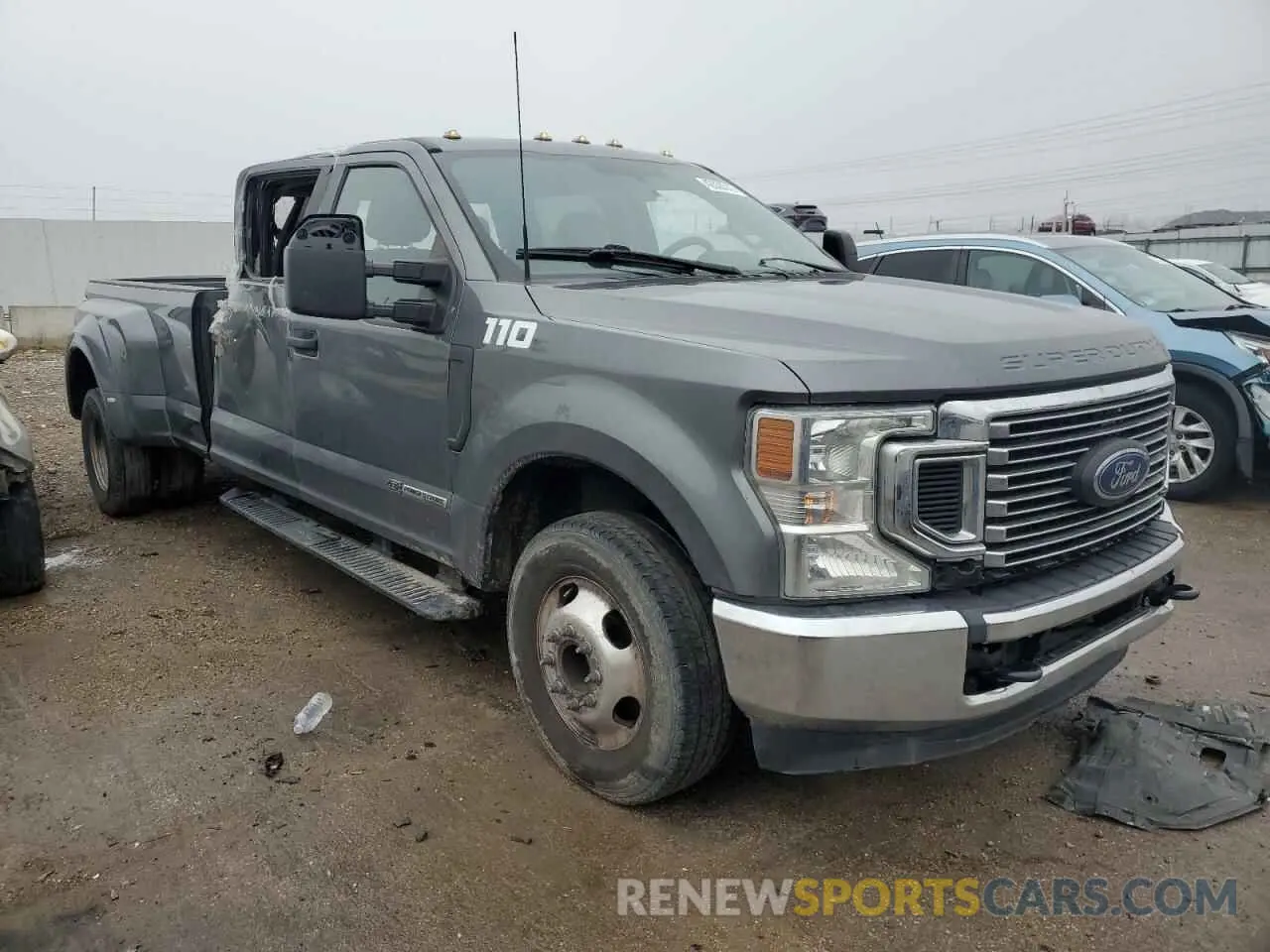 4 Photograph of a damaged car 1FT8W3CTXNEF44041 FORD F350 2022