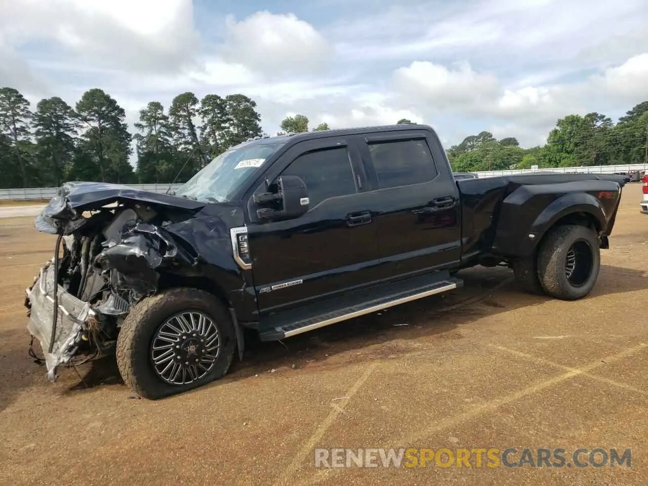 1 Photograph of a damaged car 1FT8W3DT1NEF56688 FORD F350 2022
