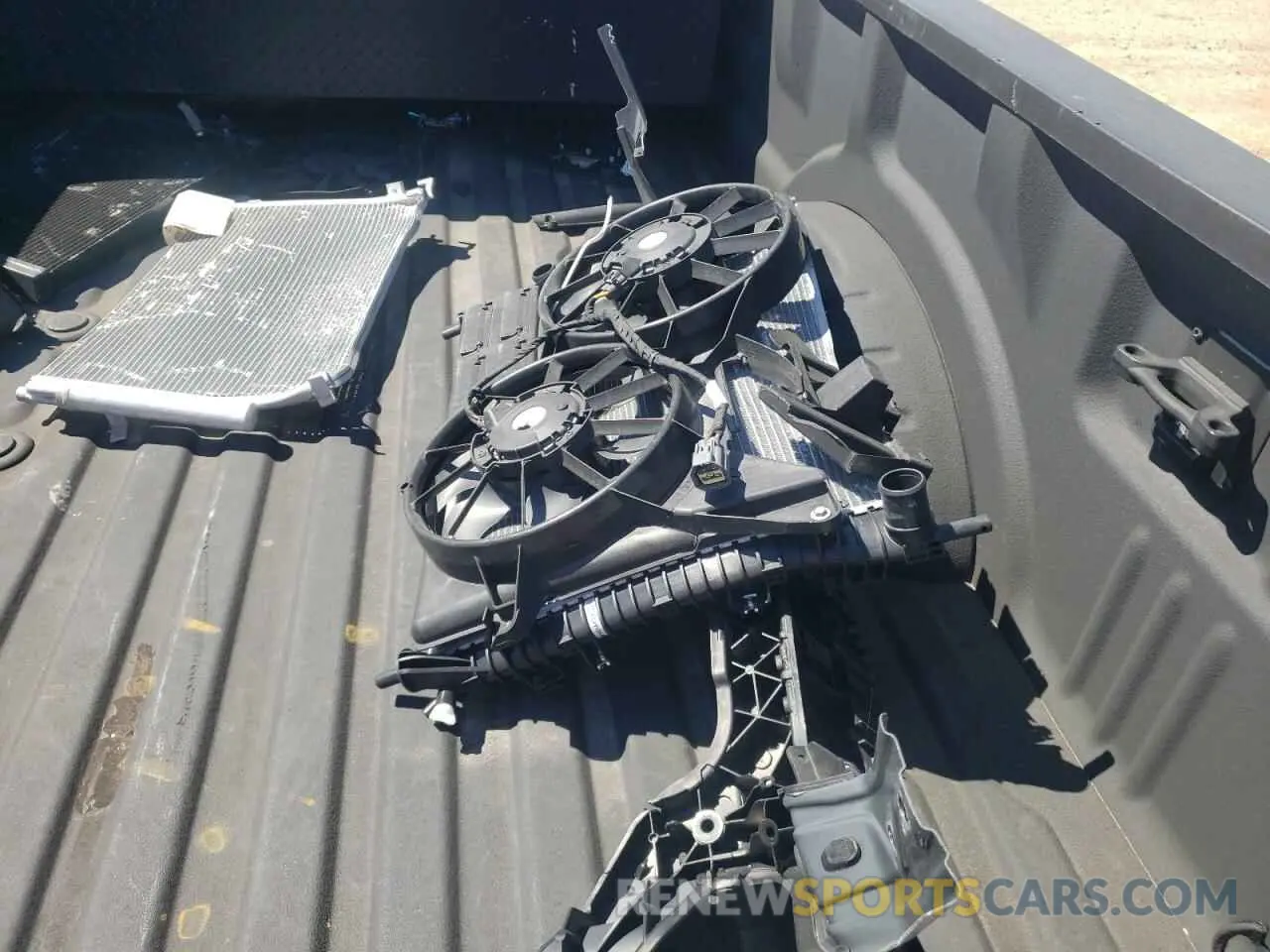13 Photograph of a damaged car 1FT8W3DT4NED32783 FORD F350 2022