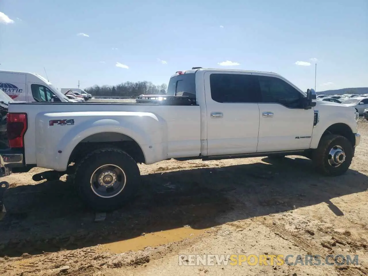 3 Photograph of a damaged car 1FT8W3DT4NED32783 FORD F350 2022