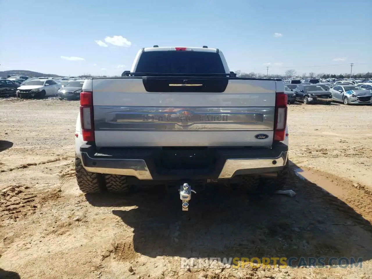 6 Photograph of a damaged car 1FT8W3DT4NED32783 FORD F350 2022