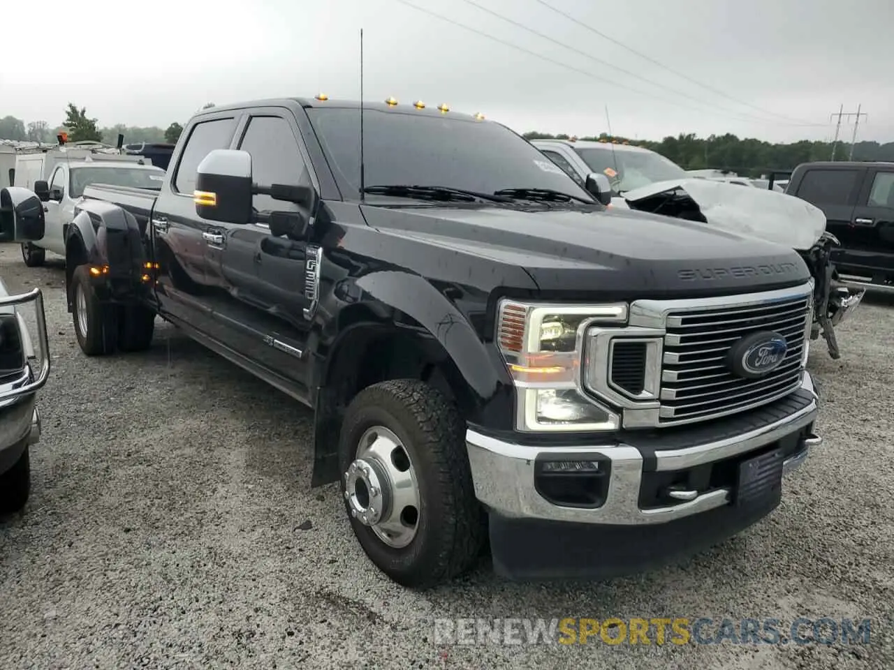 4 Photograph of a damaged car 1FT8W3DT7NEG13184 FORD F350 2022