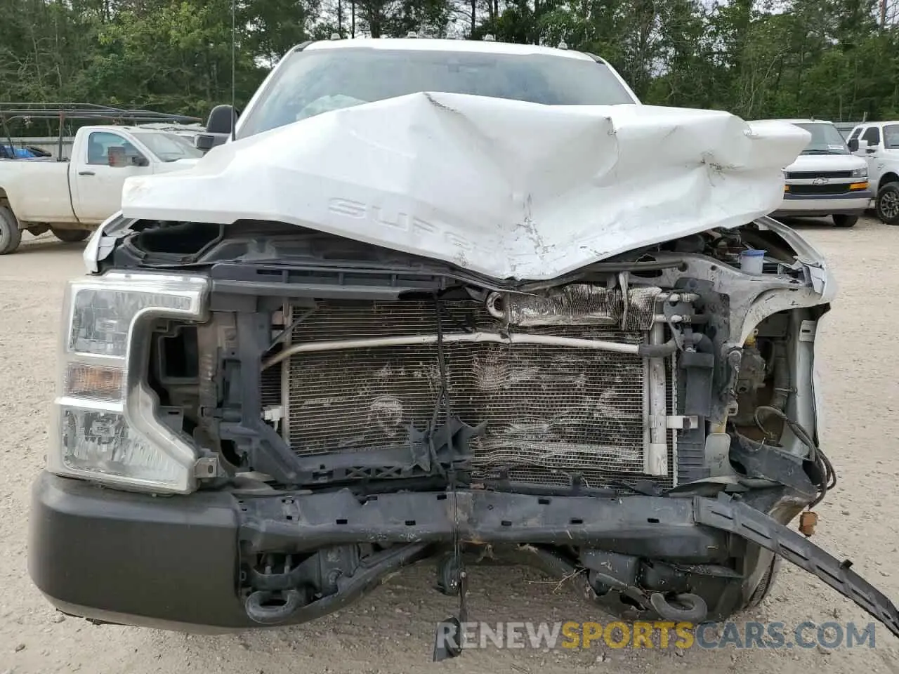 5 Photograph of a damaged car 1FT8W3DT8NED45746 FORD F350 2022