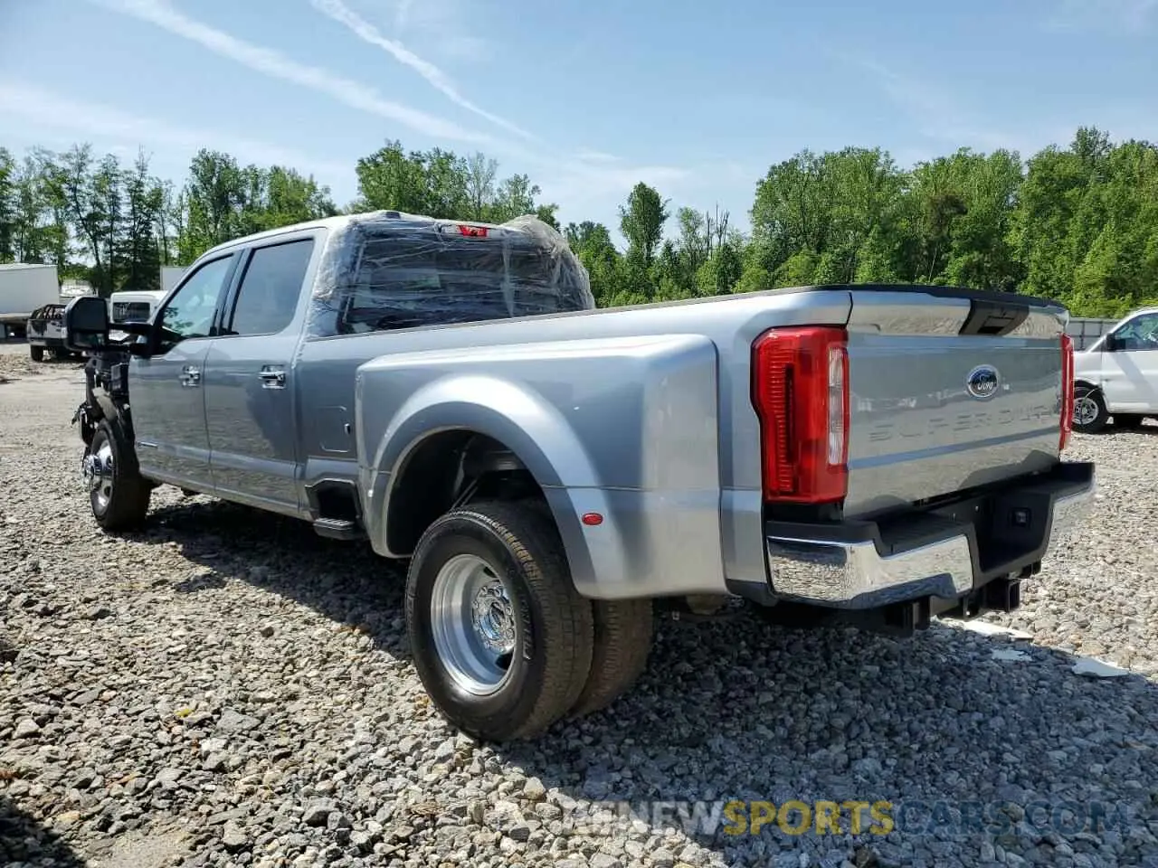 2 Photograph of a damaged car 1FT8W3DT9NEG30083 FORD F350 2022