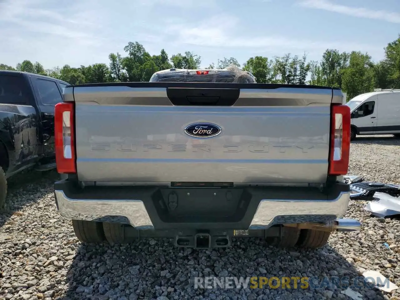 6 Photograph of a damaged car 1FT8W3DT9NEG30083 FORD F350 2022
