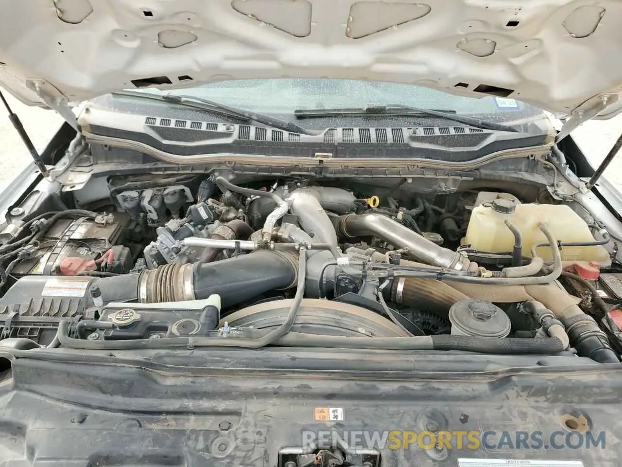 11 Photograph of a damaged car 1FT8W3DTXNEF30154 FORD F350 2022