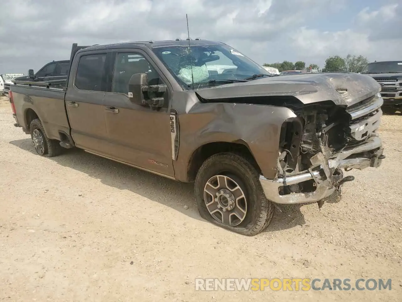 4 Photograph of a damaged car 1FT8W3BM1PEC98851 FORD F350 2023