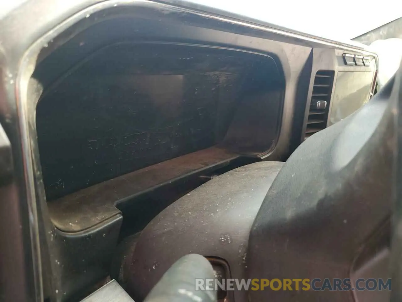 9 Photograph of a damaged car 1FT8W3BT3PEE19600 FORD F350 2023