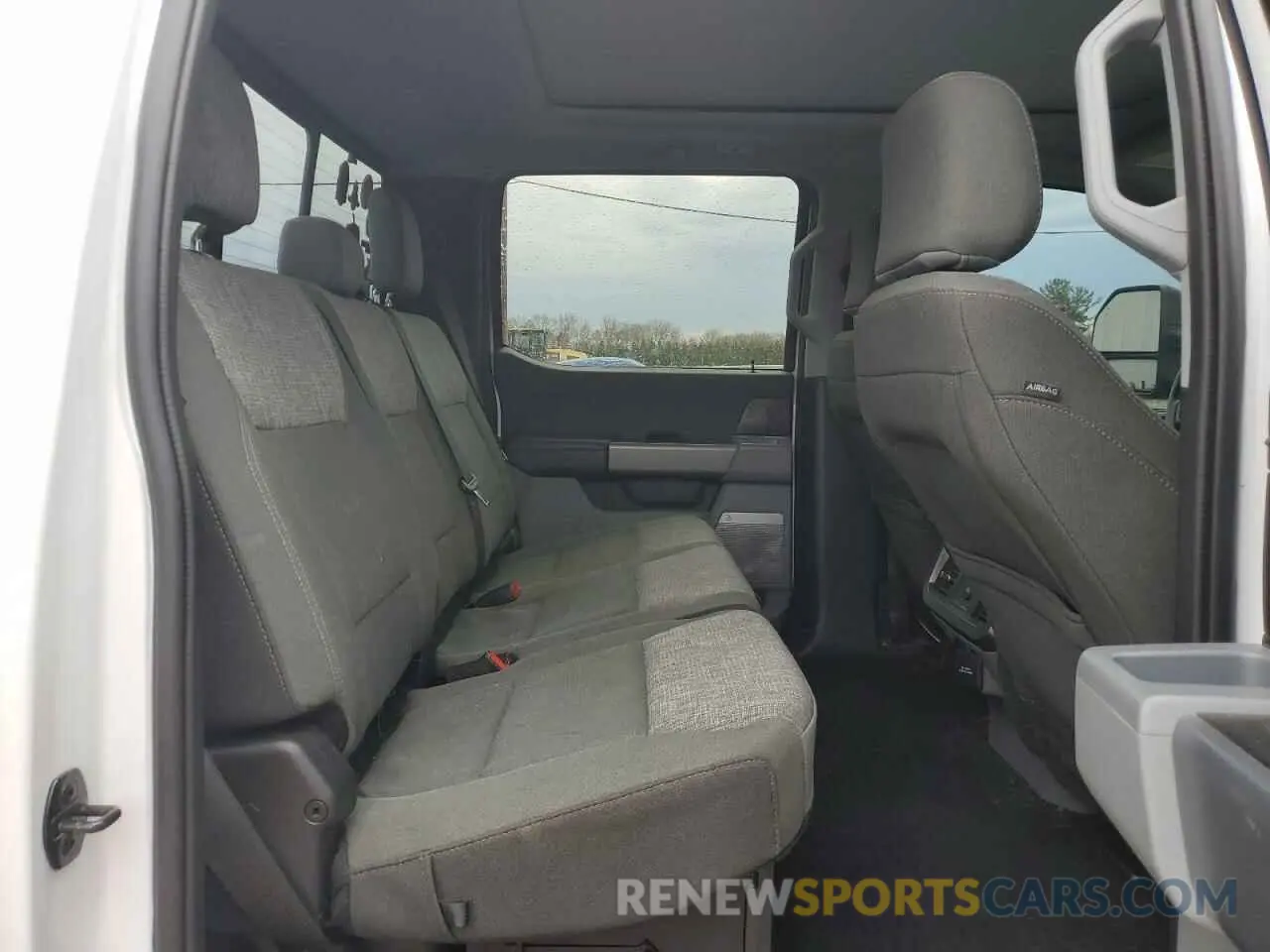 10 Photograph of a damaged car 1FT8W3BT6PED13884 FORD F350 2023