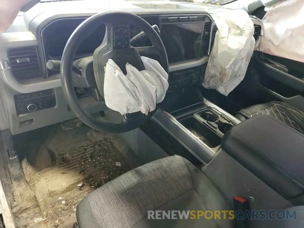 8 Photograph of a damaged car 1FT8W3BT6PED68674 FORD F350 2023