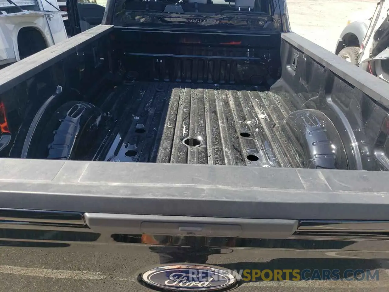 10 Photograph of a damaged car 1FT8W3DT5PEC40844 FORD F350 2023