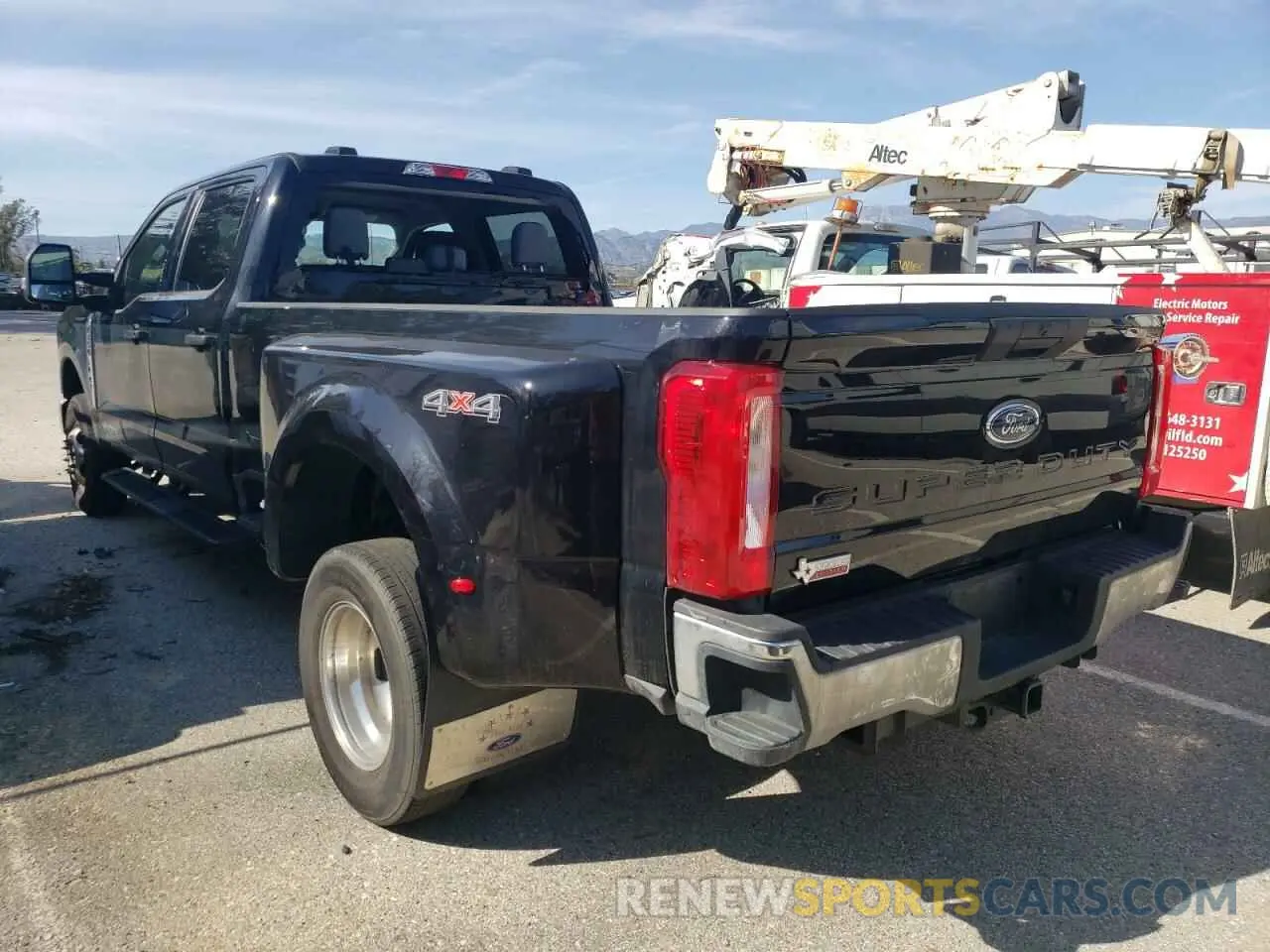 2 Photograph of a damaged car 1FT8W3DT5PEC40844 FORD F350 2023