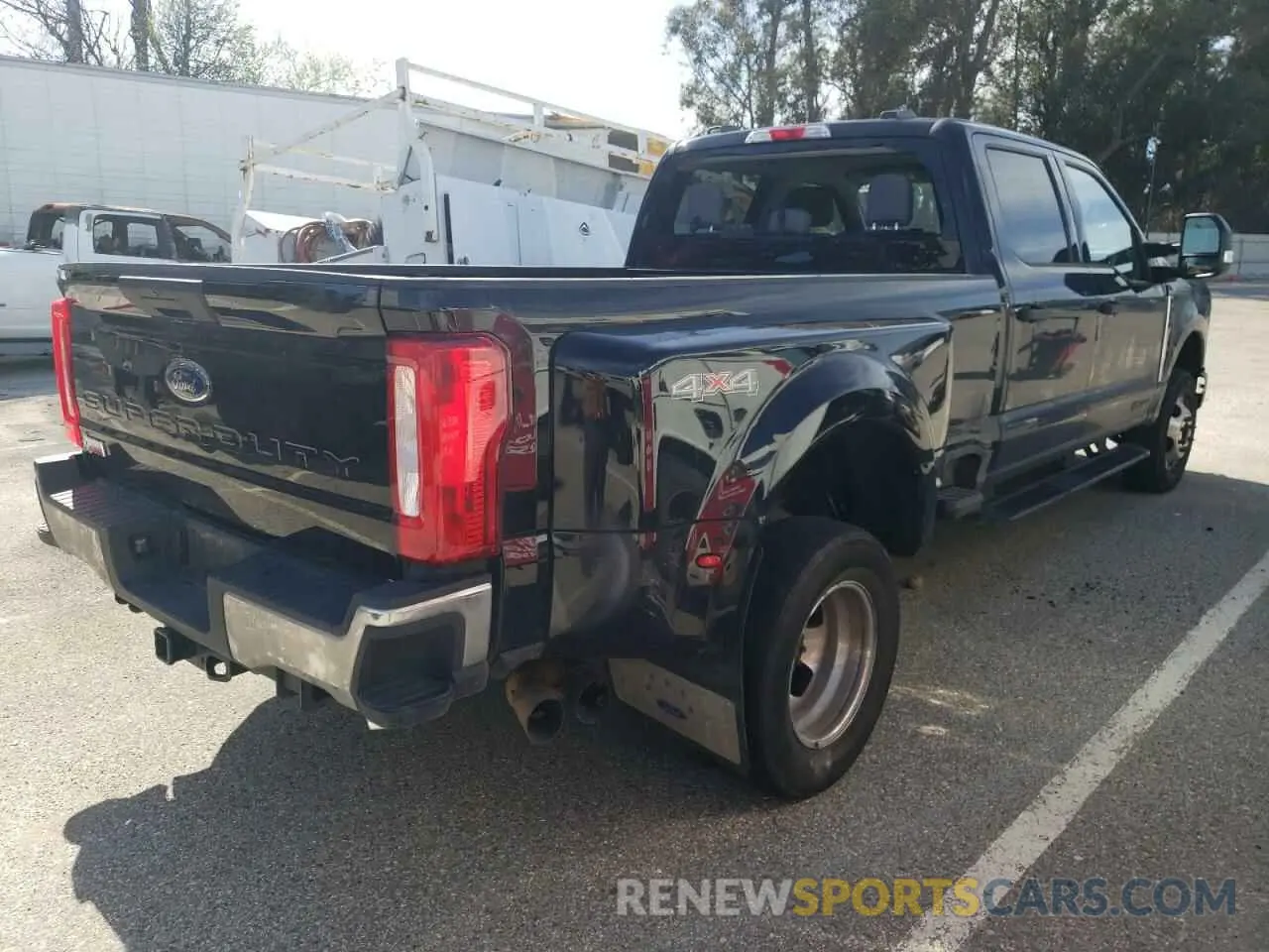 3 Photograph of a damaged car 1FT8W3DT5PEC40844 FORD F350 2023