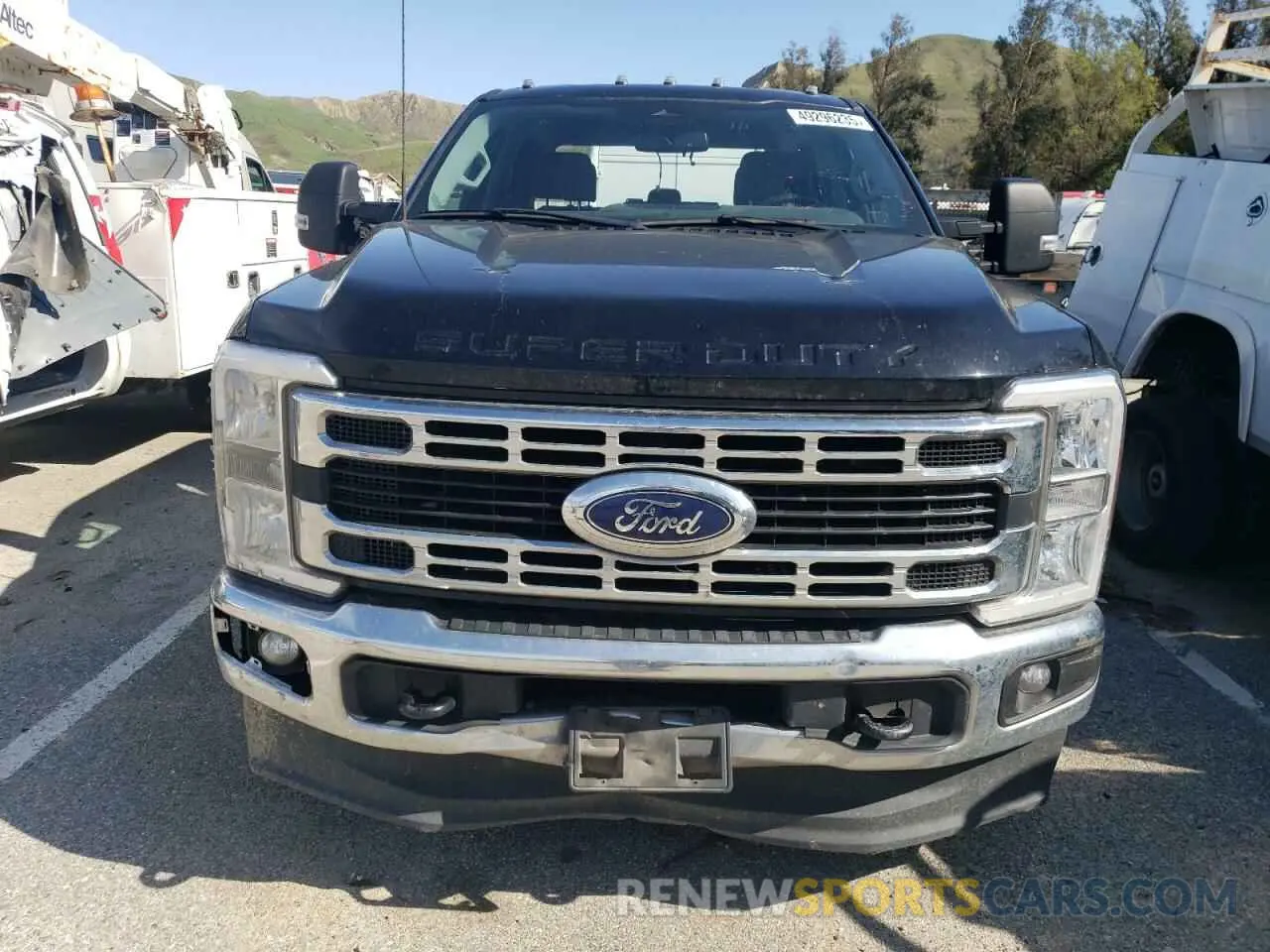 5 Photograph of a damaged car 1FT8W3DT5PEC40844 FORD F350 2023