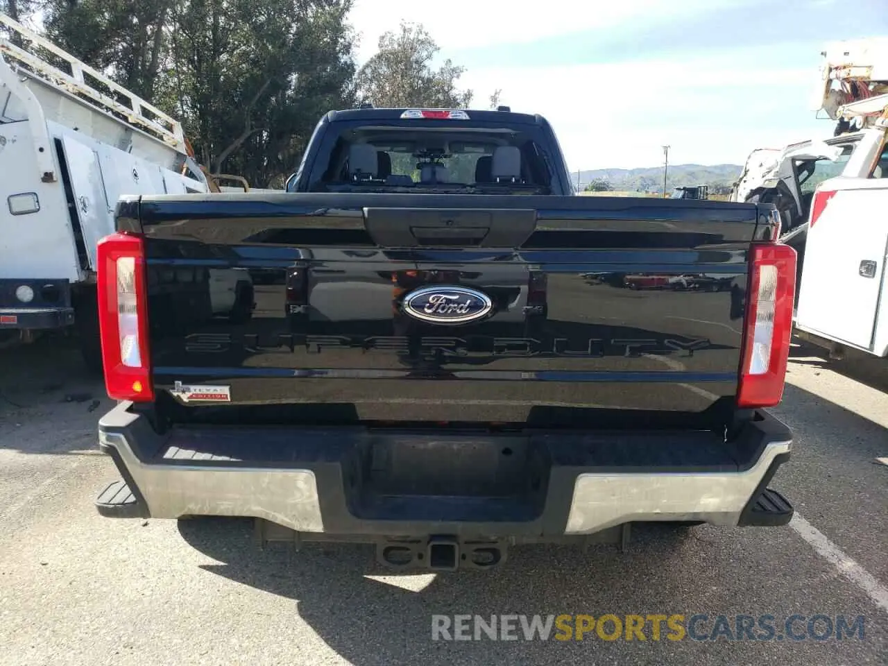 6 Photograph of a damaged car 1FT8W3DT5PEC40844 FORD F350 2023