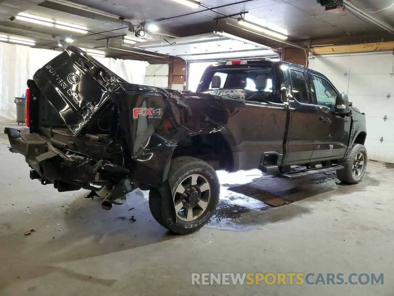 3 Photograph of a damaged car 1FT8X3BN3PEC39662 FORD F350 2023