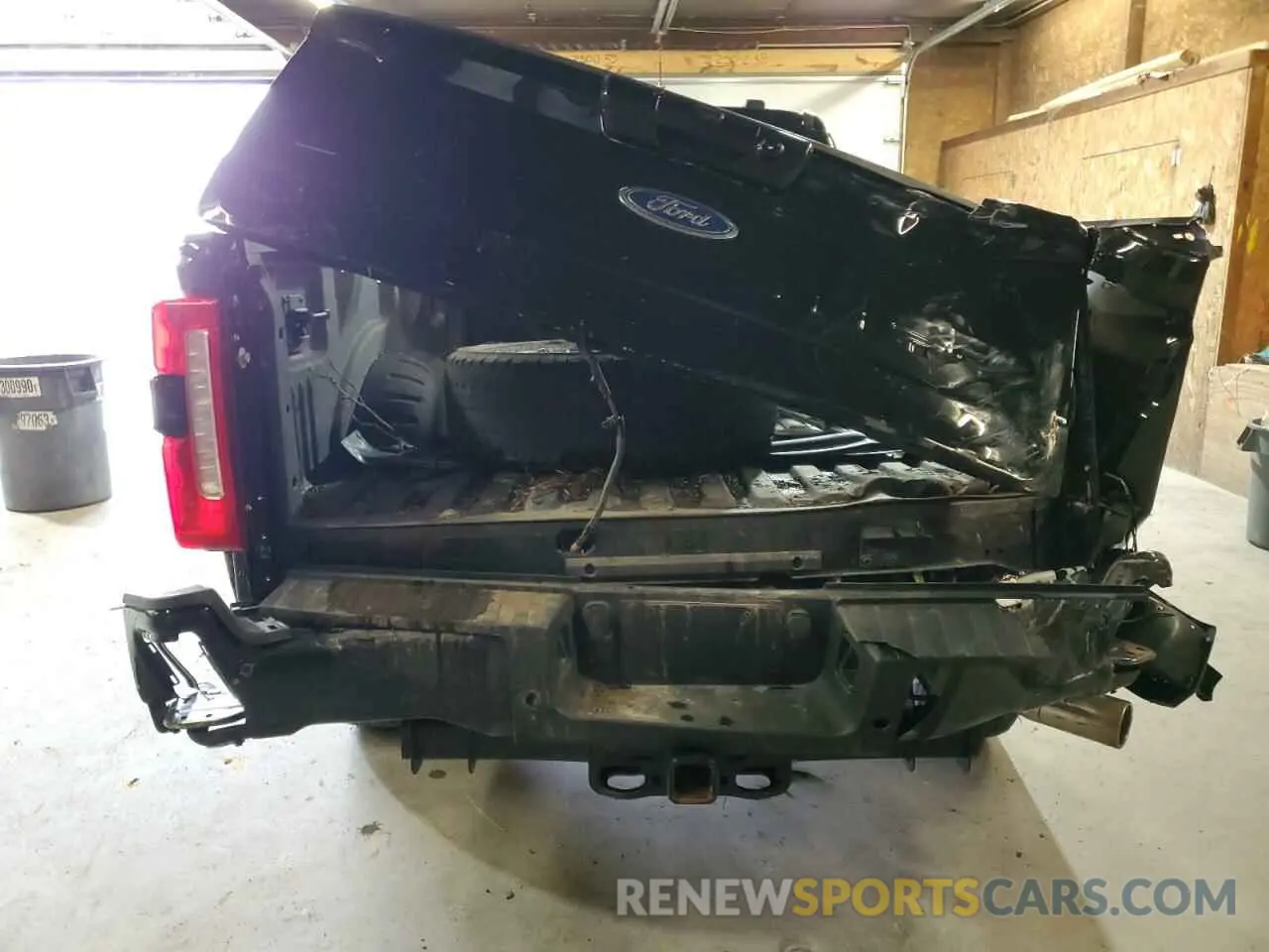 6 Photograph of a damaged car 1FT8X3BN3PEC39662 FORD F350 2023