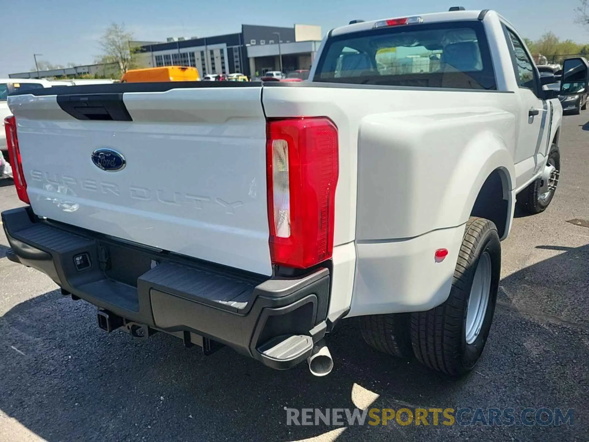 15 Photograph of a damaged car 1FTRF3CA5PED46425 FORD F350 2023