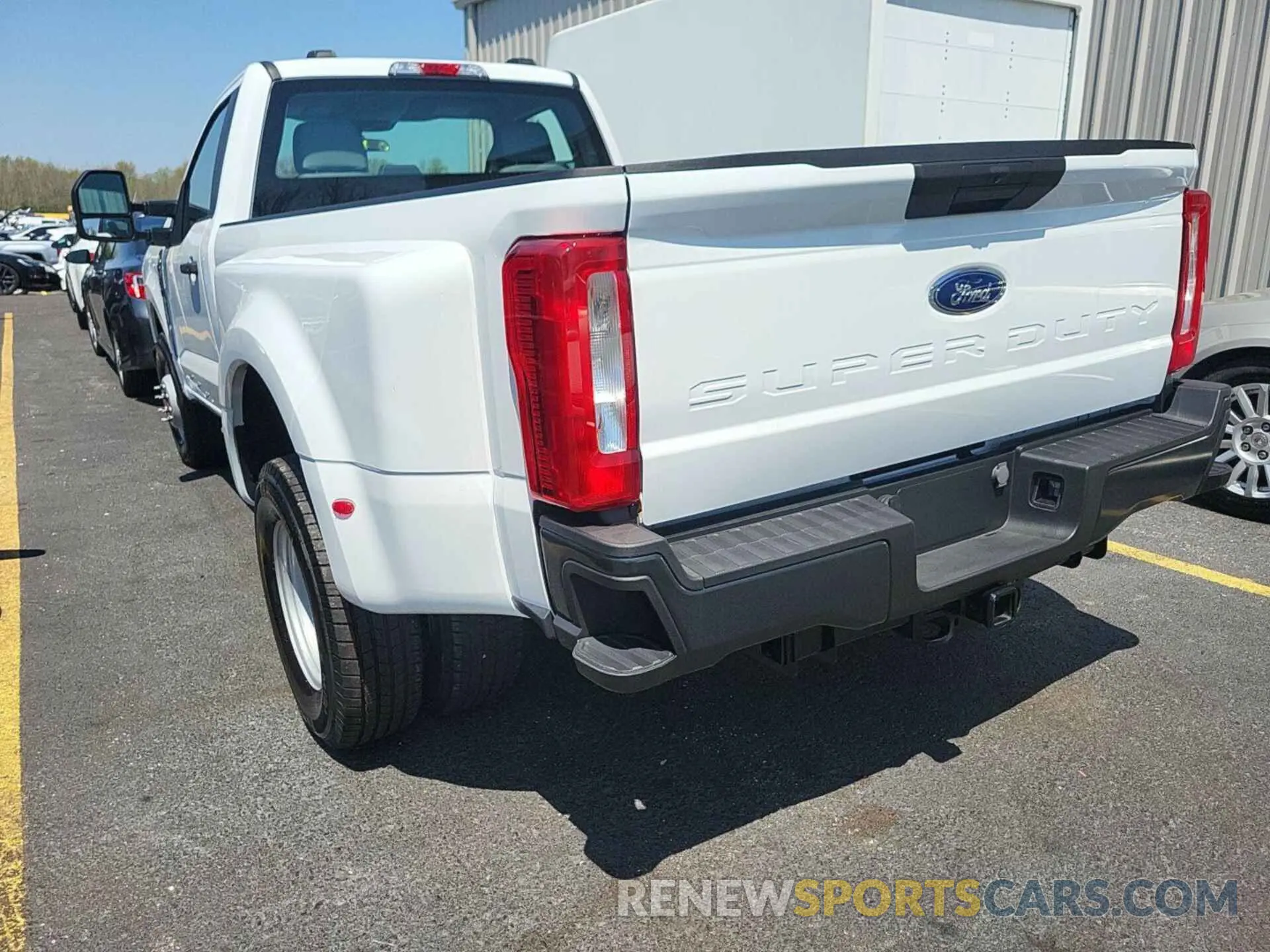 5 Photograph of a damaged car 1FTRF3CAXPED46419 FORD F350 2023