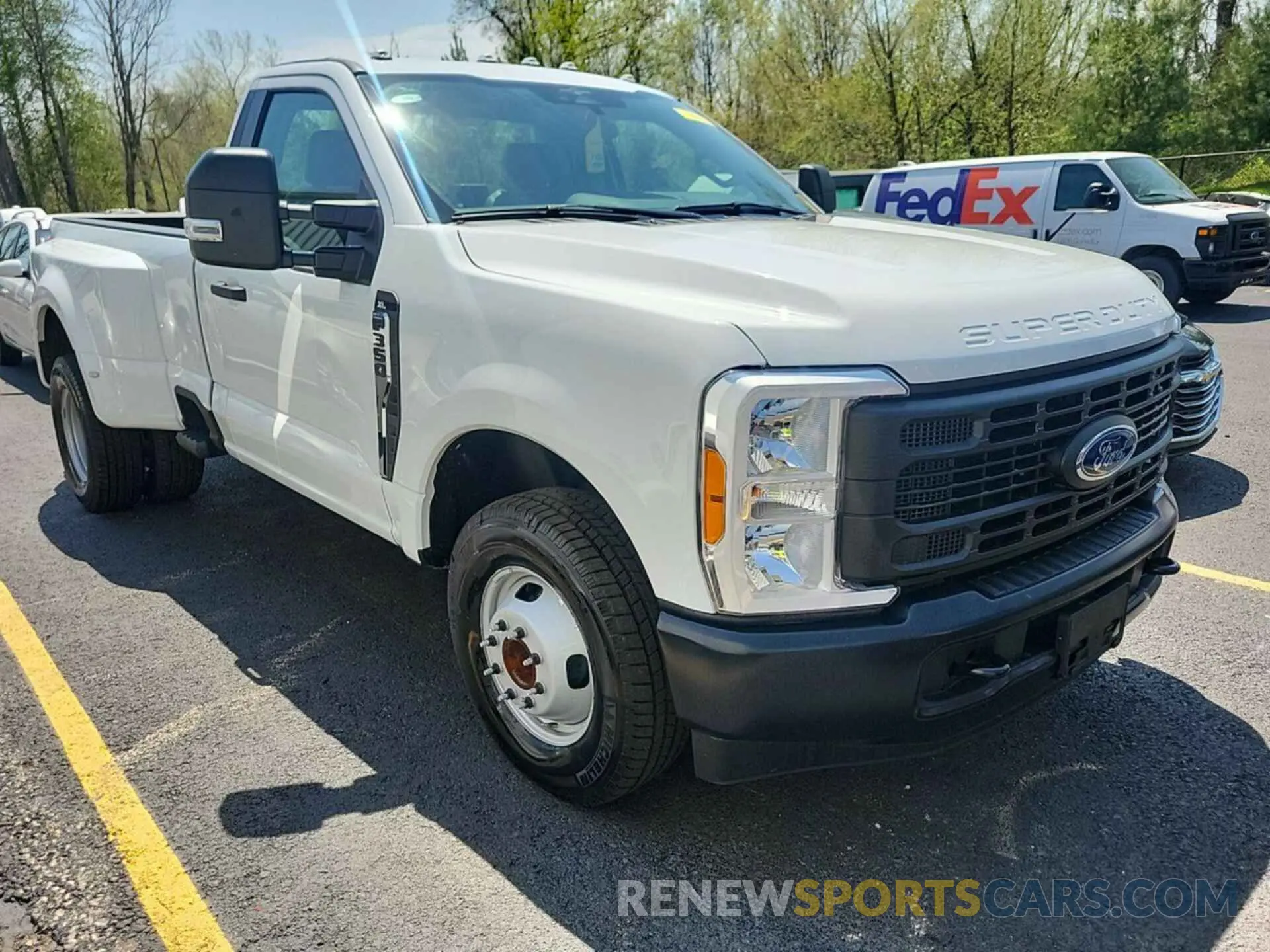 9 Photograph of a damaged car 1FTRF3CAXPED46419 FORD F350 2023