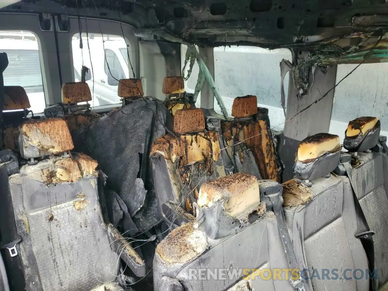 9 Photograph of a damaged car 1FBAX2C84RKA73164 FORD F350 2024