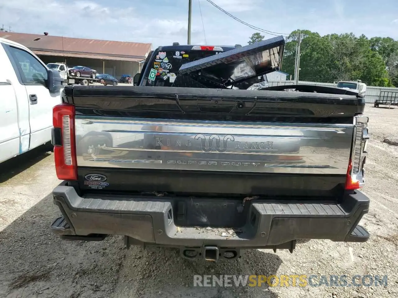 6 Photograph of a damaged car 1FT8W3BM1REC37101 FORD F350 2024