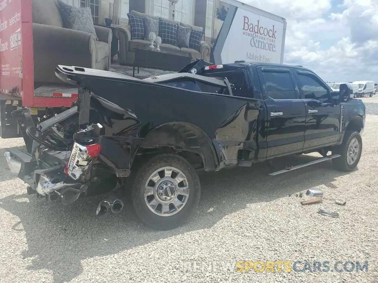 3 Photograph of a damaged car 1FT8W3BT4REC12989 FORD F350 2024