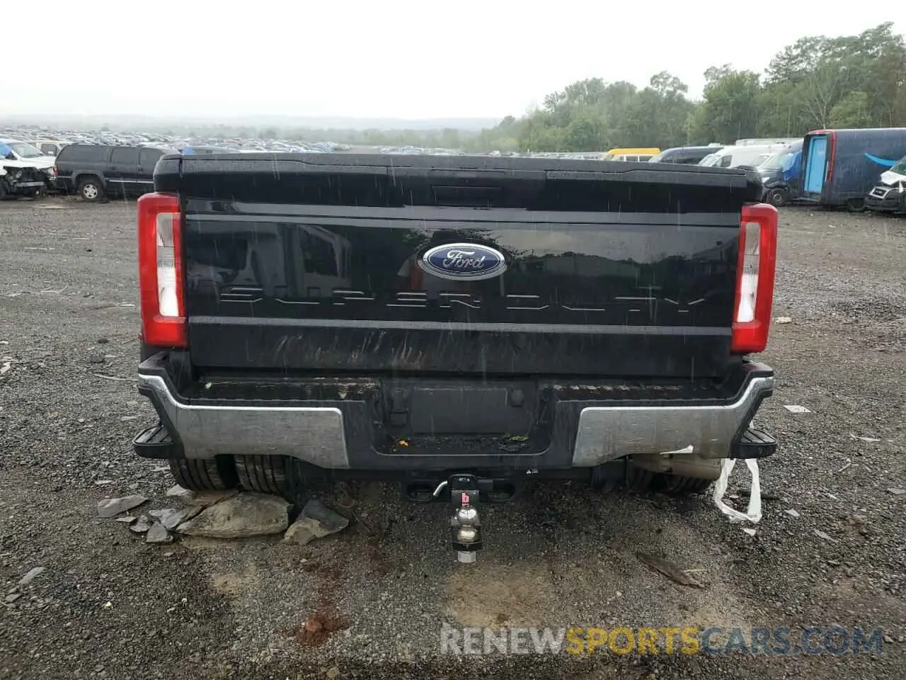 6 Photograph of a damaged car 1FT8W3DM2REC26928 FORD F350 2024