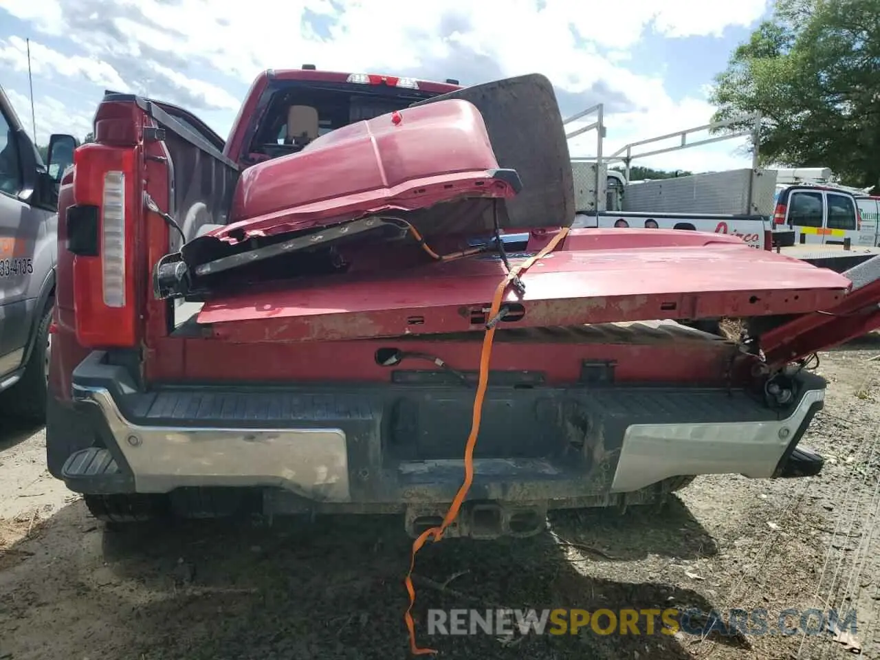 6 Photograph of a damaged car 1FT8W3DT2REF06548 FORD F350 2024