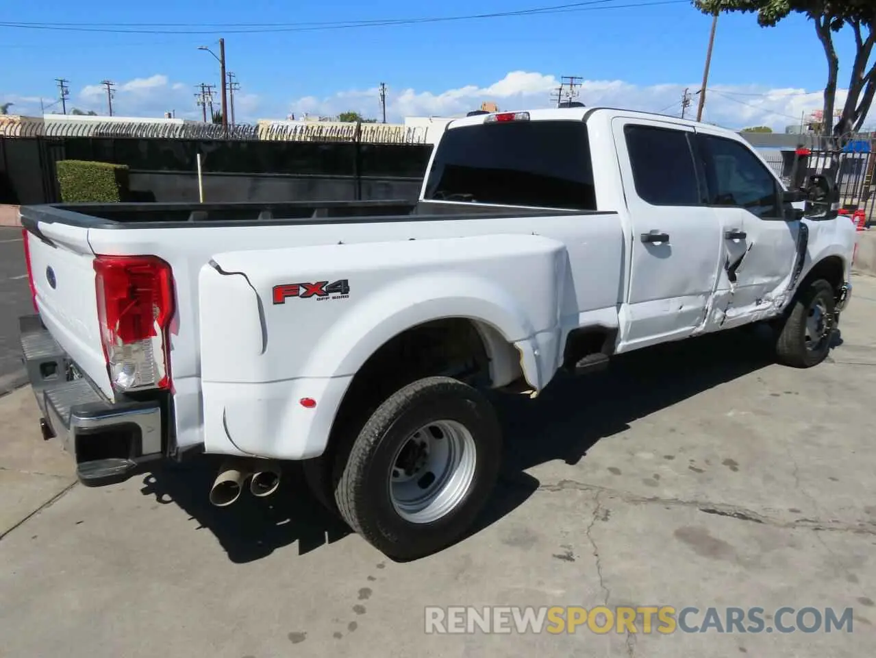 3 Photograph of a damaged car 1FT8W3DT5REC30446 FORD F350 2024