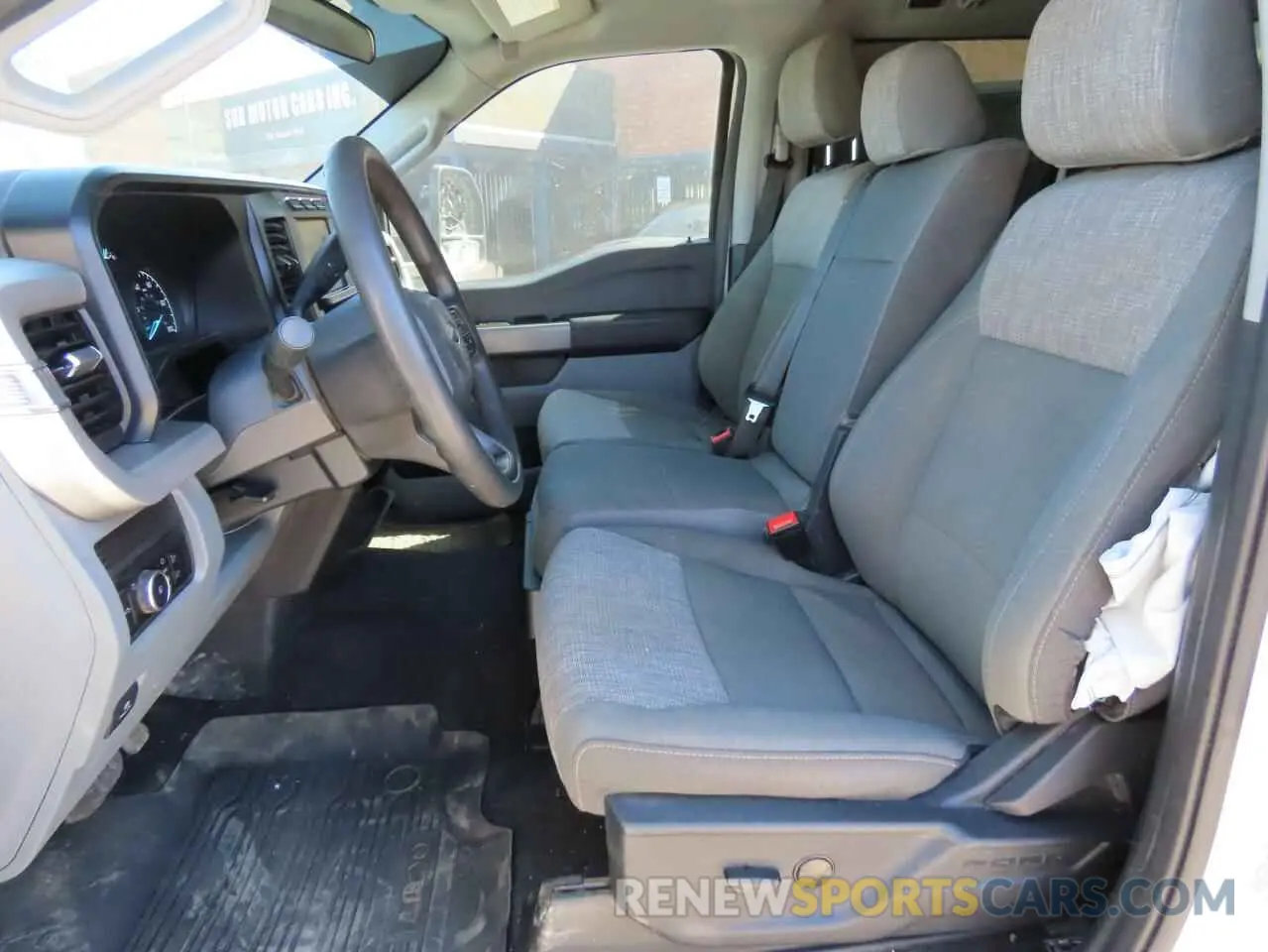 9 Photograph of a damaged car 1FT8W3DT5REC30446 FORD F350 2024